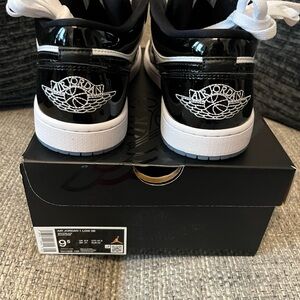 Nike Air Jordan 1 Low SE - Black & White 9.5